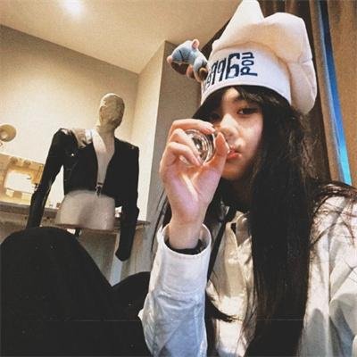 洞里的月亮